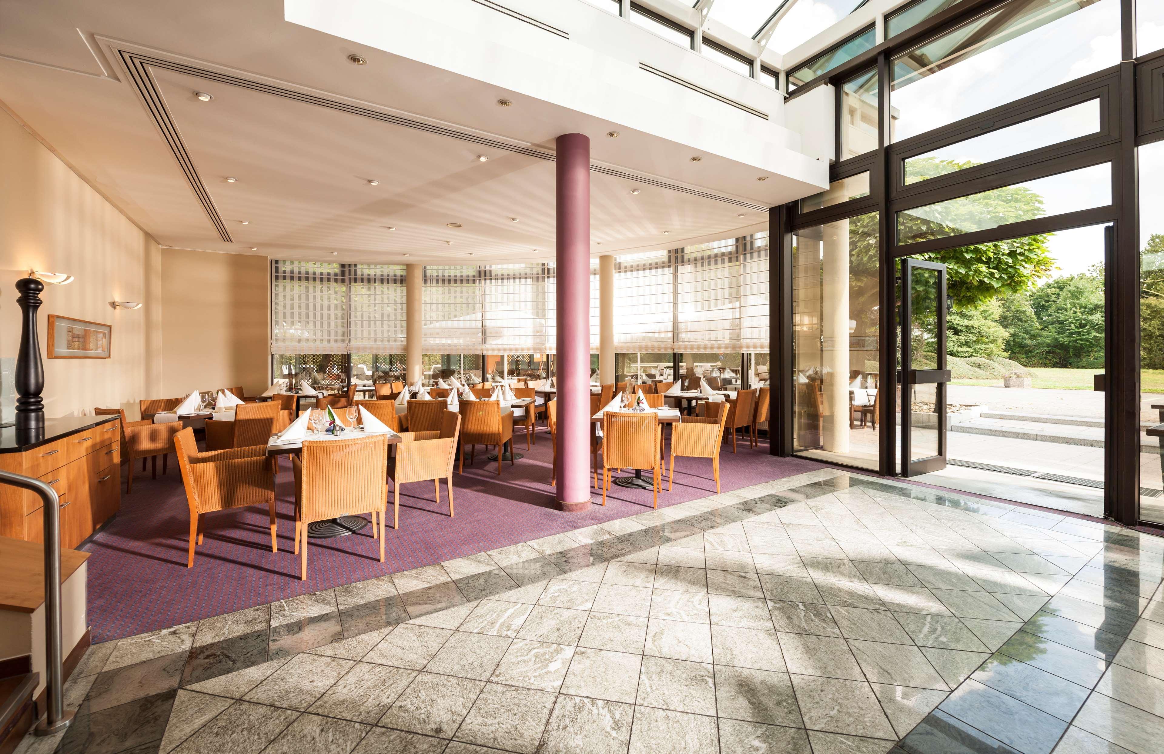 Dorint Main Taunus Zentrum Frankfurt Sulzbach 4*