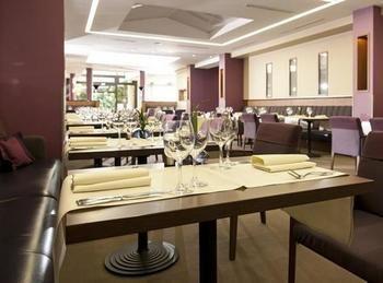 Dorint Main Taunus Zentrum Frankfurt Sulzbach Hotel 4*