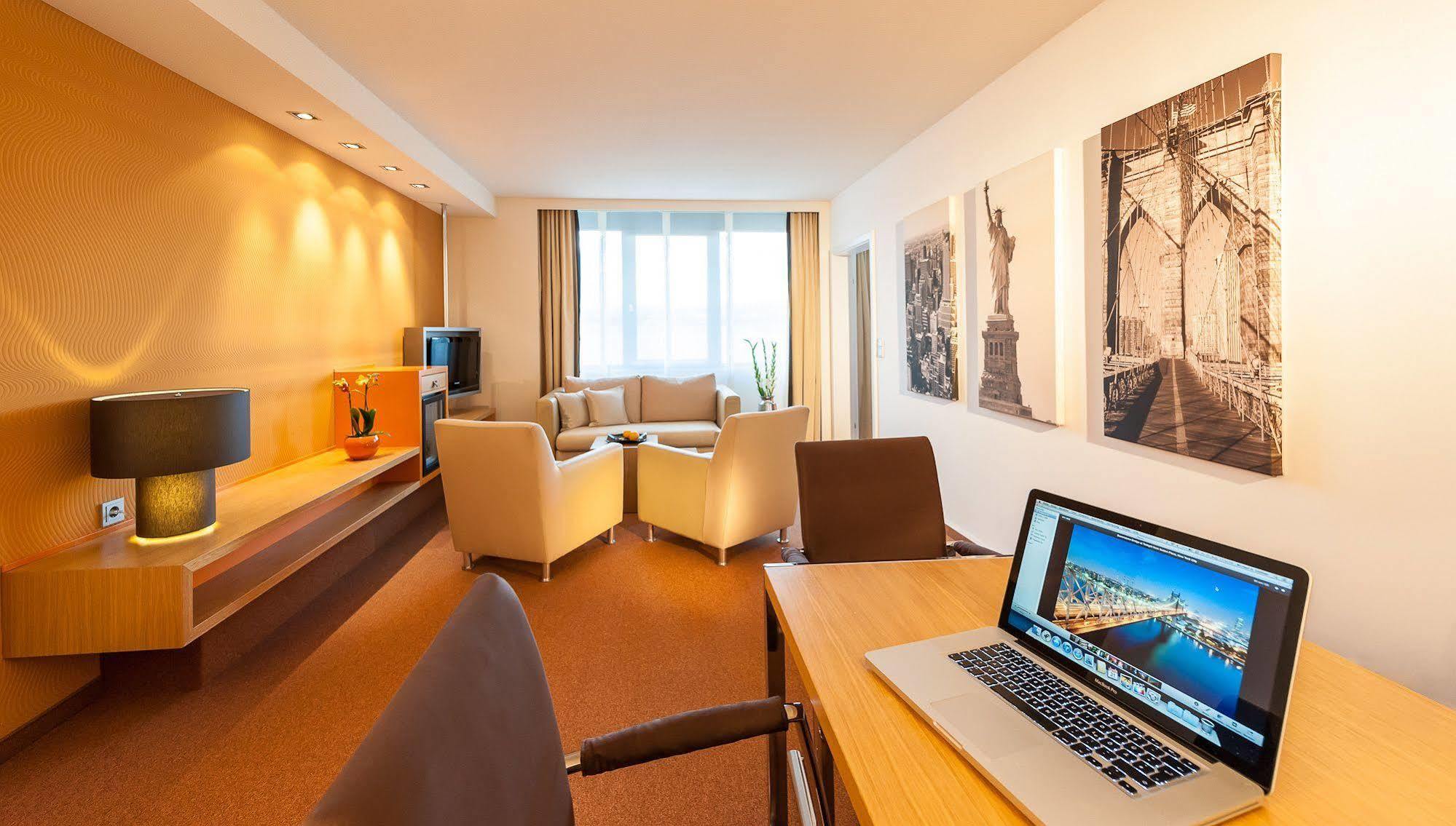 Dorint Main Taunus Zentrum Frankfurt Sulzbach Hotel 4*