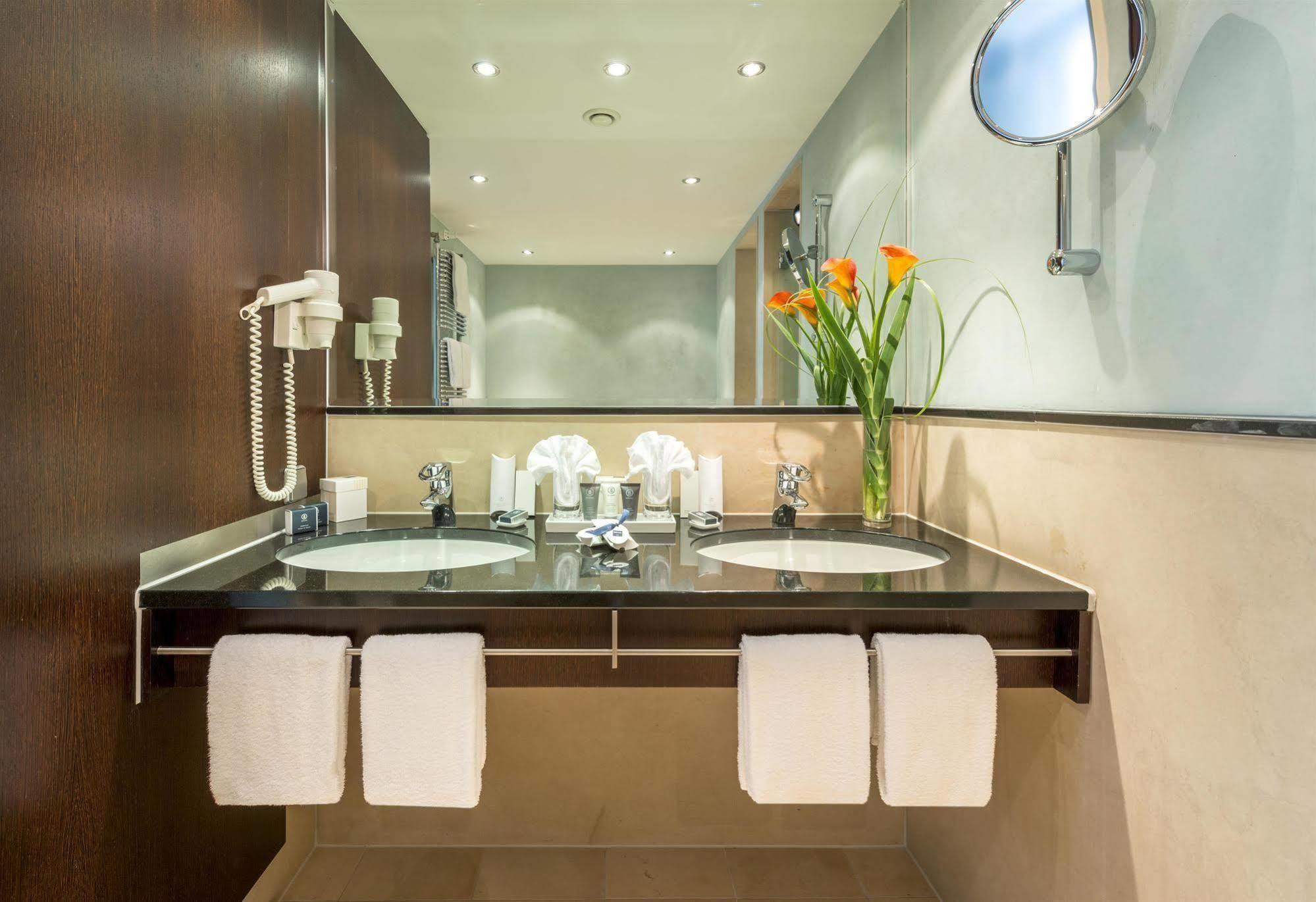 Hotel Dorint Main Taunus Zentrum Frankfurt Sulzbach 4*